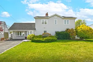 7 Low Ln, Levittown, NY 11756 - Photo 2