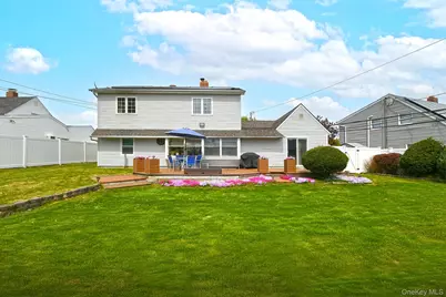 7 Low Lane, Levittown, NY 11756 - Photo 24