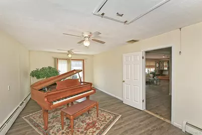7 Low Lane, Levittown, NY 11756 - Photo 10