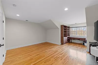10 Kensington Circle, Manhasset, NY 11030 - Photo 24