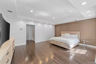 10 Kensington Cir, Manhasset, NY 11030 - Photo 18