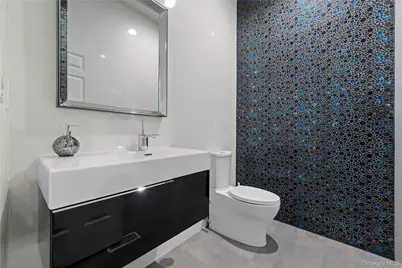 10 Kensington Circle, Manhasset, NY 11030 - Photo 16