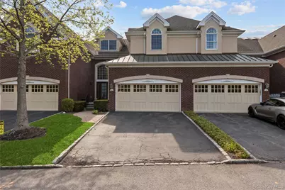 10 Kensington Circle, Manhasset, NY 11030 - Photo 1