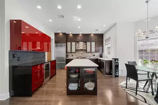 10 Kensington Cir, Manhasset, NY 11030 - Photo 12