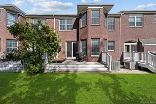 10 Kensington Cir, Manhasset, NY 11030 - Photo 30