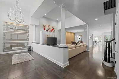 10 Kensington Circle, Manhasset, NY 11030 - Photo 4