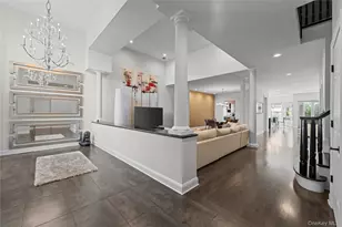 10 Kensington Cir, Manhasset, NY 11030 - Photo 4