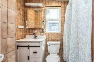 81 Midwood St, Valley Stream, NY 11580 - Photo 12