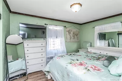 81 Midwood Street, Valley Stream, NY 11580 - Photo 10