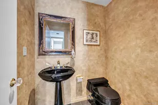 47 Northgate Cir, Melville, NY 11747 - Photo 10