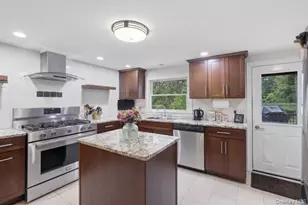 13 Tree Top Ln, Poughkeepsie, NY 12603 - Photo 16