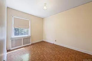 8 Maple Ln, New Hyde Park, NY 11040 - Photo 14