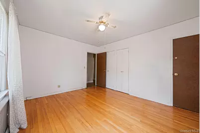 8 Maple Lane, New Hyde Park, NY 11040 - Photo 10