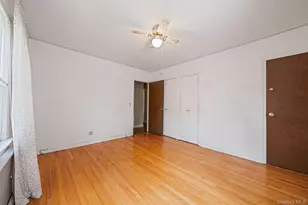 8 Maple Ln, New Hyde Park, NY 11040 - Photo 10