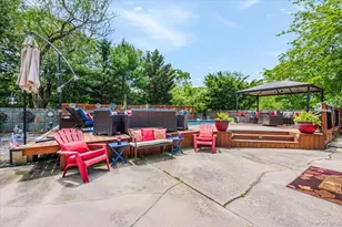 35 Cooke Ave, Holtsville, NY 11742 - Photo 24
