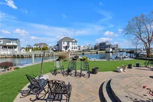 227 W Islip Rd, West Islip, NY 11795 - Photo 38