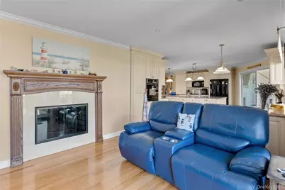 227 W Islip Road, West Islip, NY 11795 - Photo 20