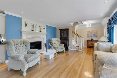 227 W Islip Road, West Islip, NY 11795 - Photo 10
