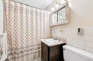 2035 Central Park Ave, Yonkers, NY 10710 - Photo 12