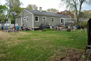 8 Shenandoah Blvd, Port Jefferson, NY 11776 - Photo 2