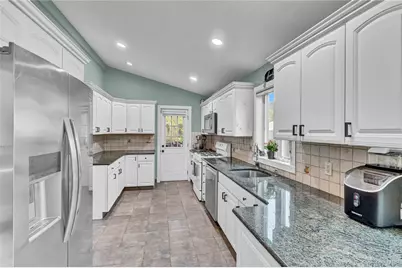 138 Norman Drive, East Meadow, NY 11554 - Photo 12