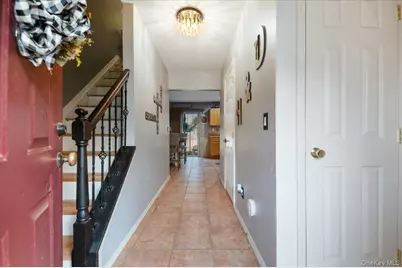 502 Martha Avenue, Bellport, NY 11713 - Photo 4