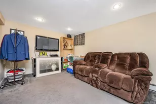 219 Oakview Ave, Oceanside, NY 11572 - Photo 16