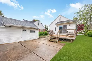 219 Oakview Ave, Oceanside, NY 11572 - Photo 24