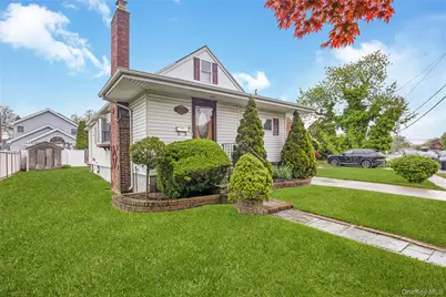 219 Oakview Avenue, Oceanside, NY 11572 - Photo 2