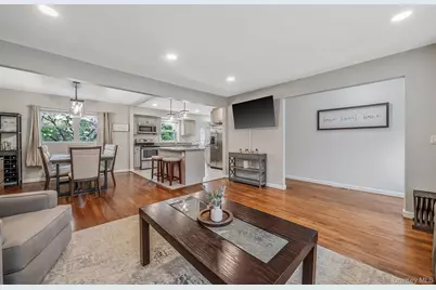 19 Pumpkin Road, Saint James, NY 11780 - Photo 6