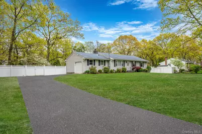 19 Pumpkin Road, Saint James, NY 11780 - Photo 2