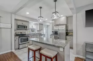 19 Pumpkin Rd, Saint James, NY 11780 - Photo 10
