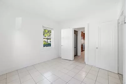 42 Beverly Road, Yonkers, NY 10710 - Photo 22