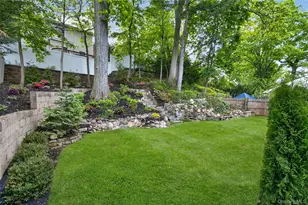 5 Pepperday Ave, Port Washington, NY 11050 - Photo 40
