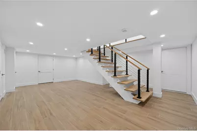 5 Pepperday Avenue, Port Washington, NY 11050 - Photo 32