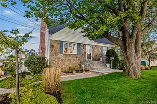 61 S Bay Ave, Massapequa, NY 11758 - Photo 6