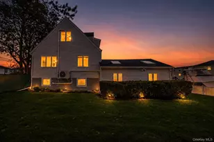 61 S Bay Ave, Massapequa, NY 11758 - Photo 4