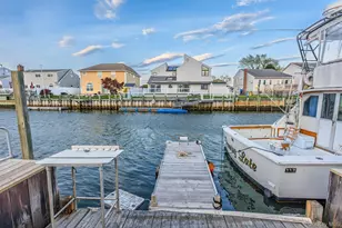 61 S Bay Ave, Massapequa, NY 11758 - Photo 36