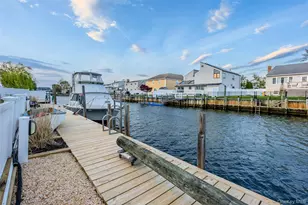 61 S Bay Ave, Massapequa, NY 11758 - Photo 38