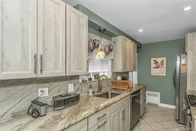231 Sydney Avenue, Malverne, NY 11565 - Photo 6