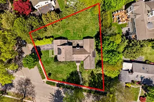 77 Merrivale Rd, Great Neck, NY 11020 - Photo 36