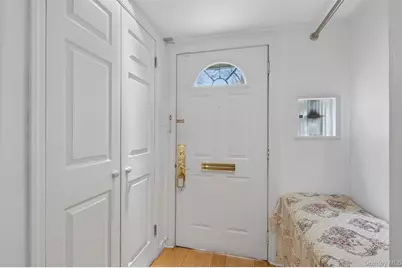 77 Merrivale Road, Great Neck, NY 11020 - Photo 6