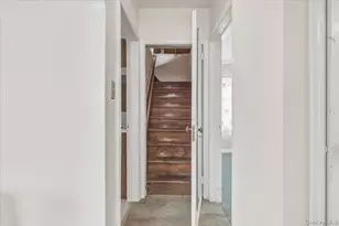 9518 238th St, Floral Park, NY 11001 - Photo 16