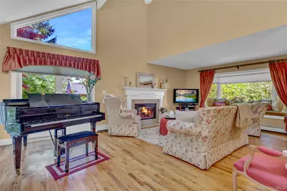 9 Ernest Court, Kings Park, NY 11754 - Photo 6