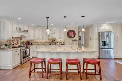 9 Ernest Court, Kings Park, NY 11754 - Photo 10