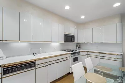 23-45 Bell Boulevard #1H, Bayside, NY 11360 - Photo 6