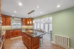 20 Arizona Ave, Rockville Centre, NY 11570 - Photo 12