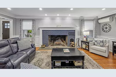 20 Arizona Avenue, Rockville Centre, NY 11570 - Photo 8