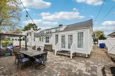 20 Arizona Avenue, Rockville Centre, NY 11570 - Photo 36