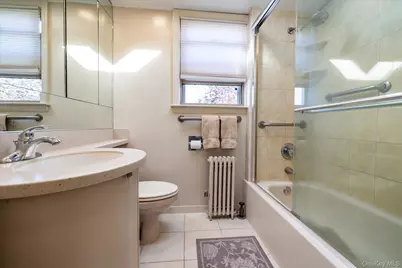 49 Park Avenue, Malverne, NY 11565 - Photo 12